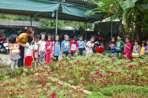 Các cháu Trường mầm non thị trấn Anh Sơn trong giờ học thực nghiệm. (Ảnh: Sỹ Thuần)