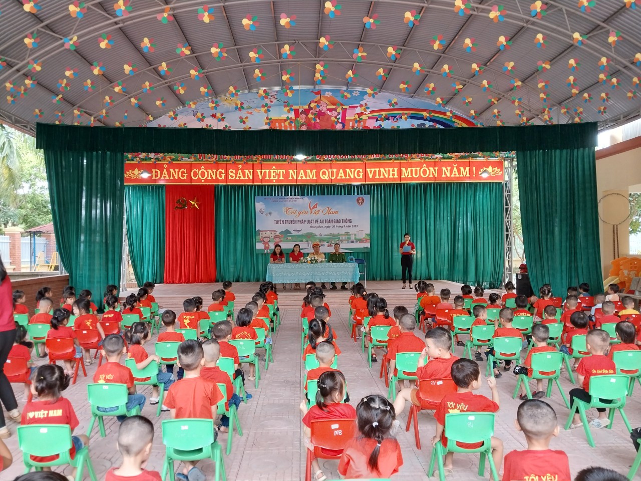 TRƯỜNG MẦM NON HOA SEN VỚI  HOẠT ĐỘNG TUYÊN TRUYỀN AN TOÀN GIAO THÔNG NĂM HỌC 2023-2024