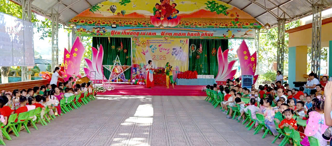 “BÉ VUI TRUNG THU RƯỚC ĐÈN PHÁ CỖ” TẠI TRƯỜNG  MẦM NON HOA SEN